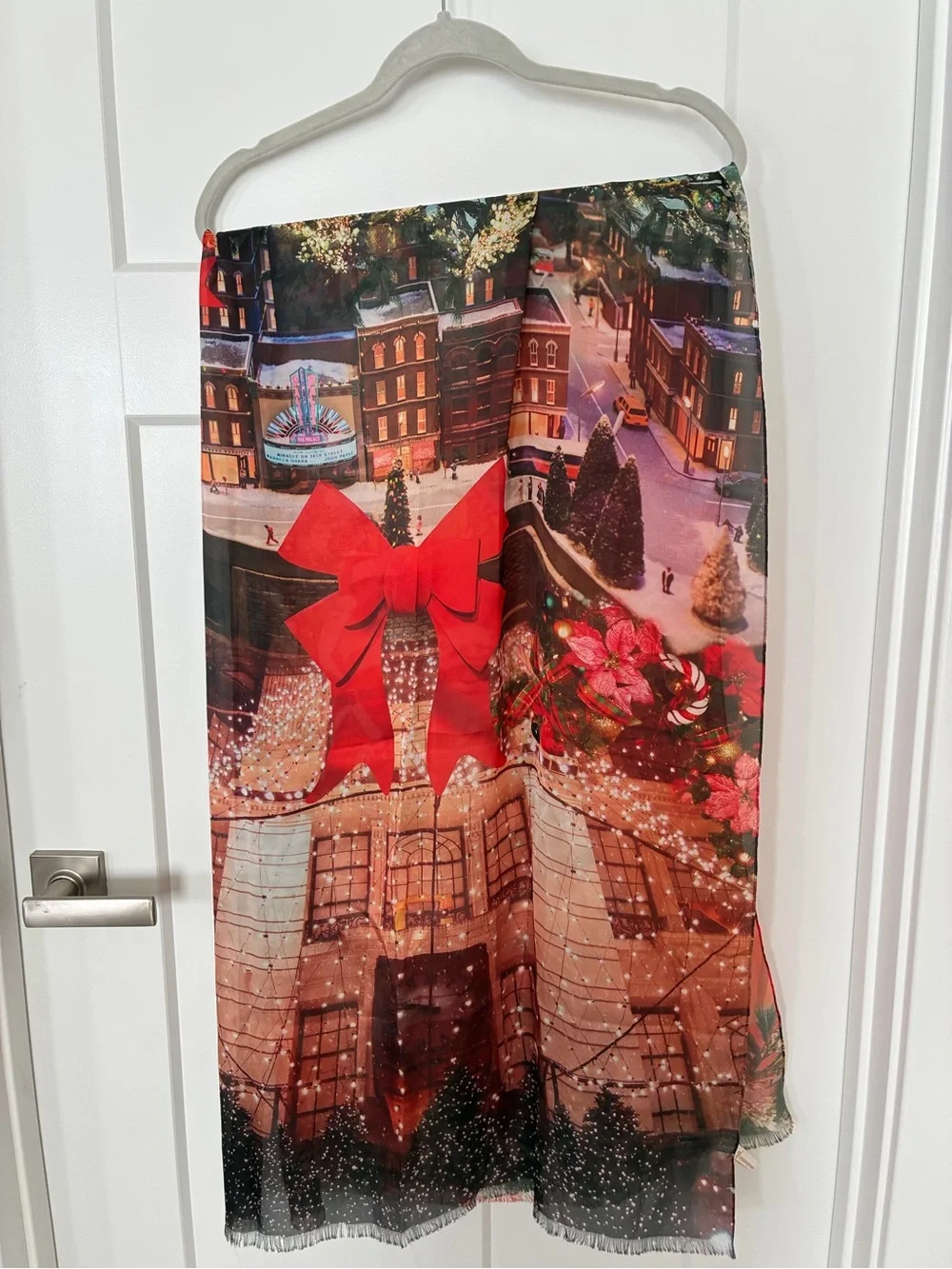 Rare Macys NYC Holiday “Believe” Design Scarf